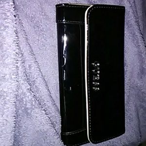 Guess Wallet